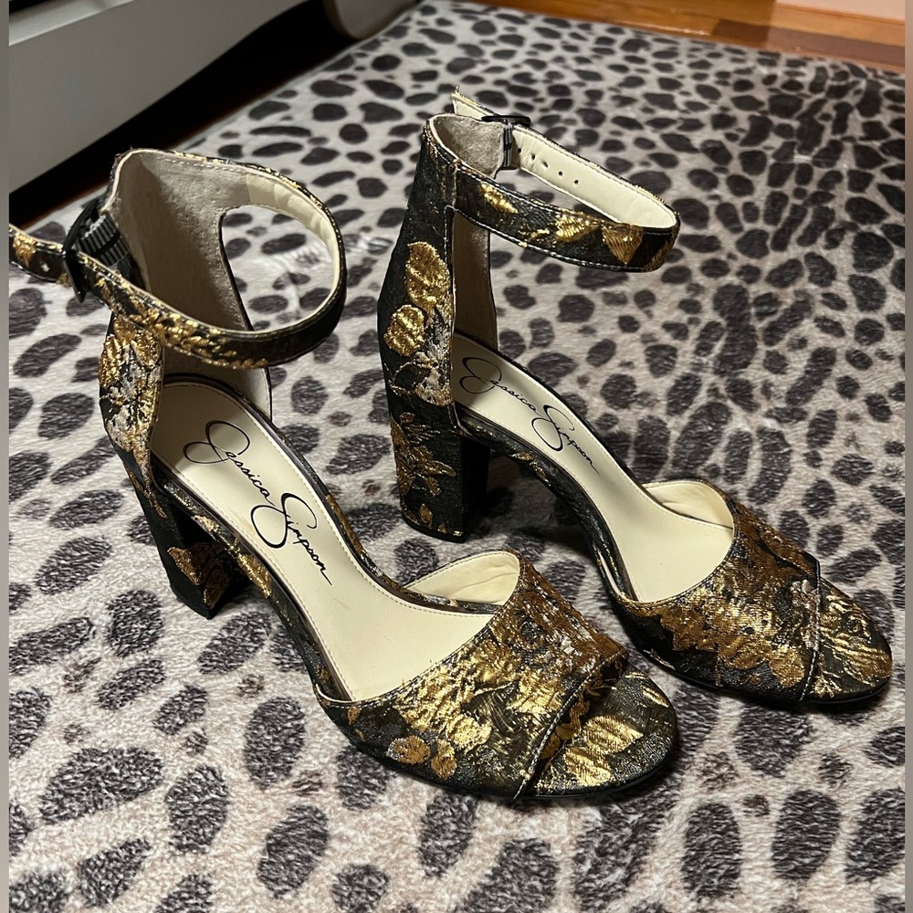 Jessica Simpson Gold Foil and Black Heels 🌒
